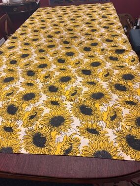 Bright Sunflower Tablecloth - Yellow & Black Floral NWOT 60x90